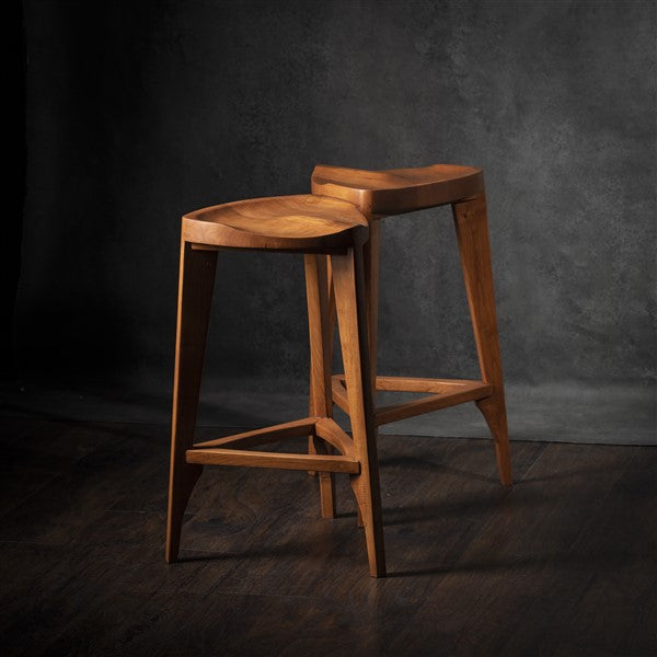 Cherry wood bar stool - Three-legged stool - Carved seat