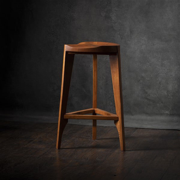 Cherry Terza wood bar stool - Three-legged stool - Carved seat