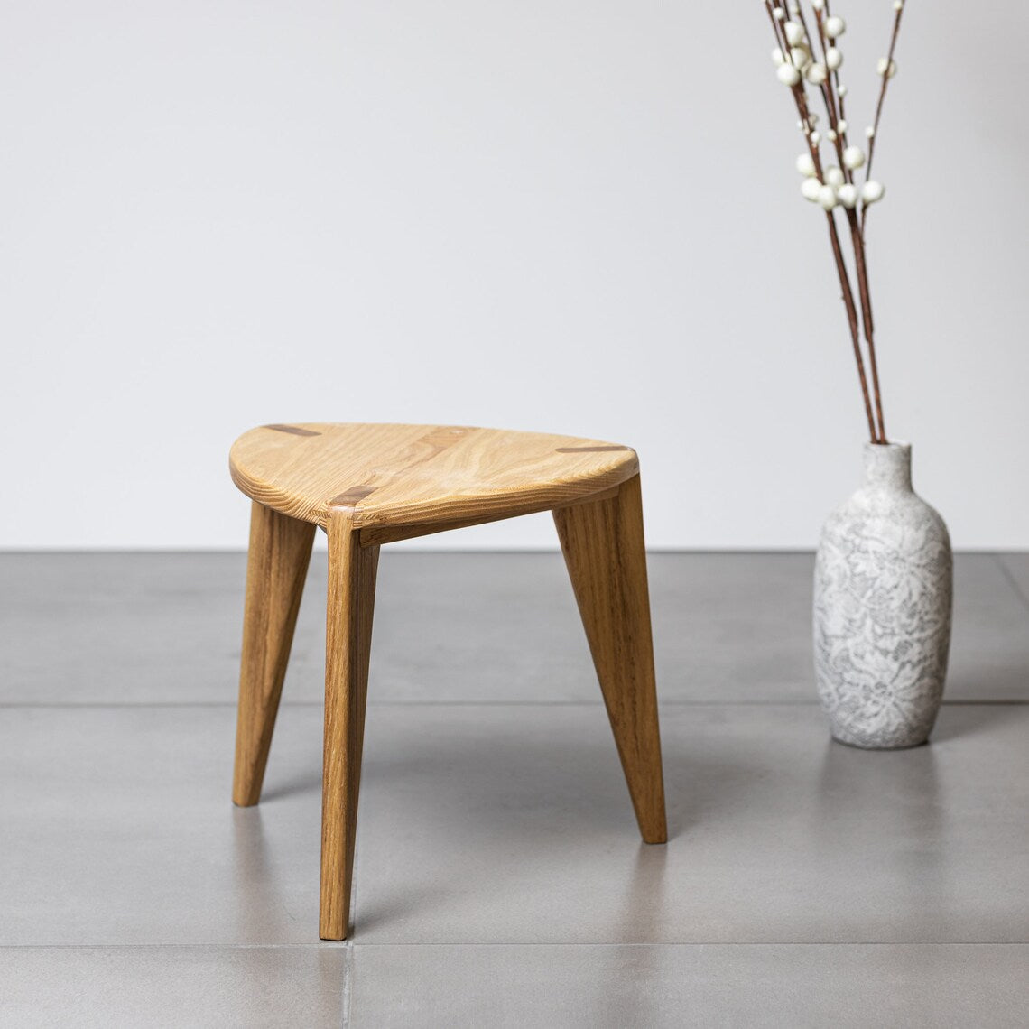 Acacia Three-Legged Nise Heimen M30