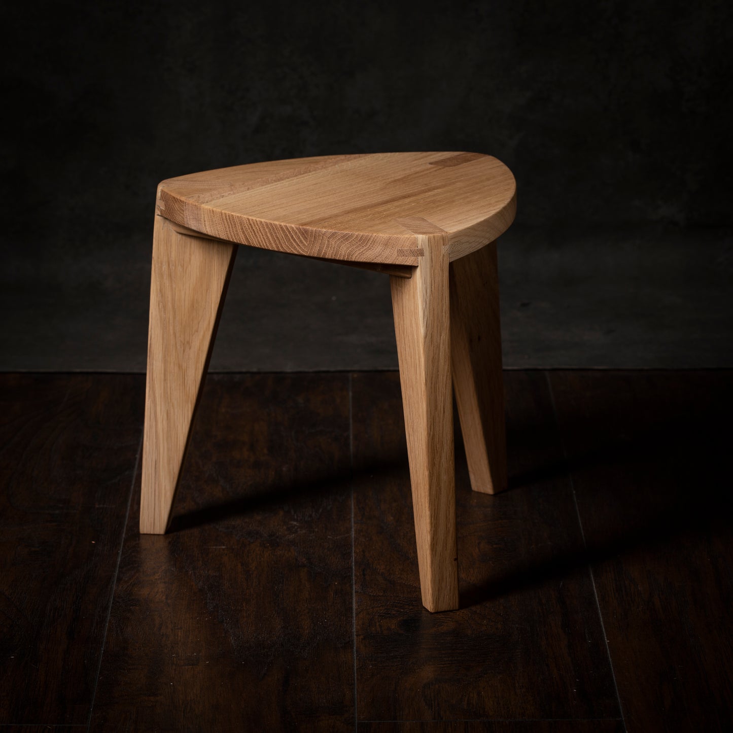 Oak Three-Legged Small Stool - Oku Heimen M30