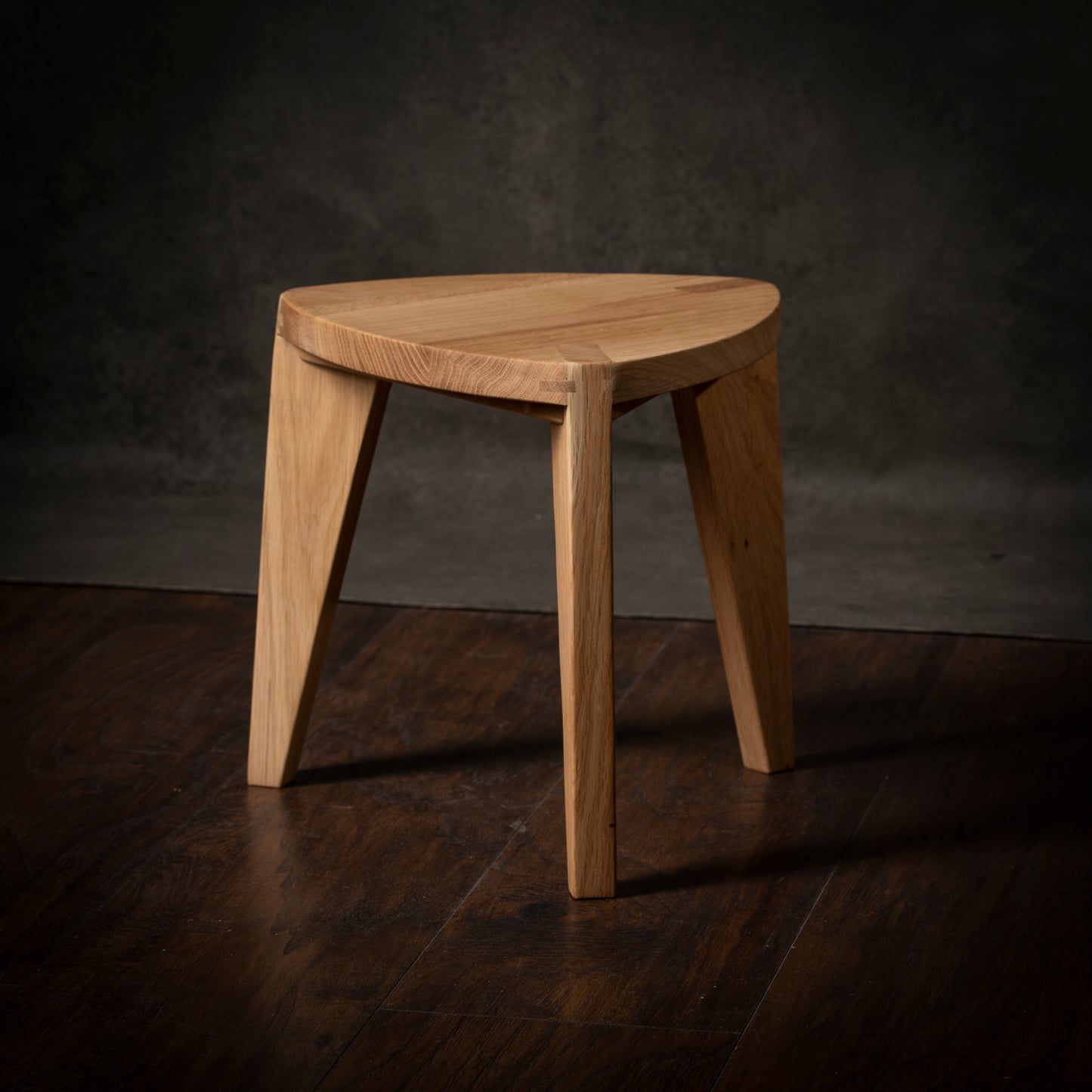Oak Three-Legged Small Stool - Oku Heimen M30